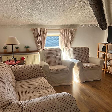 Mansarda Petronilla Apartment Piazzatorre Bagian luar foto