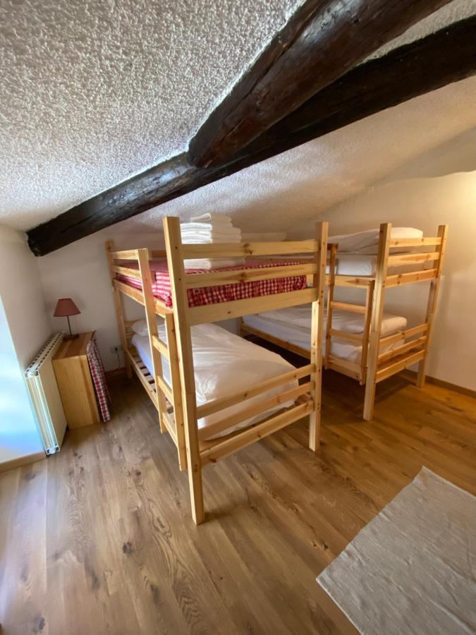 Mansarda Petronilla Apartment Piazzatorre Bagian luar foto