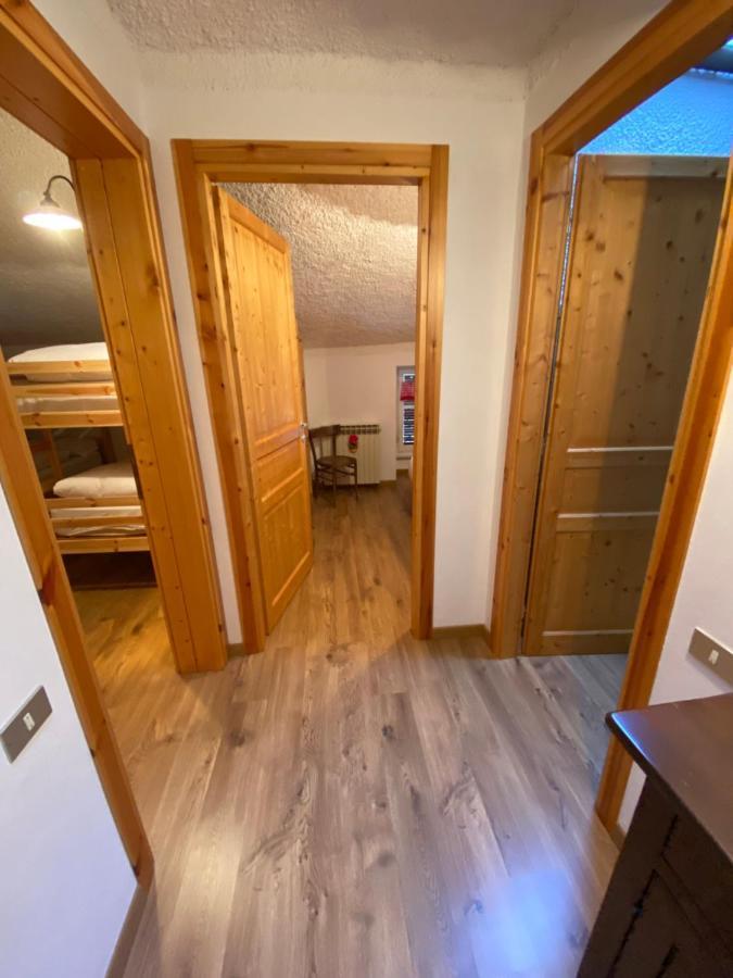 Mansarda Petronilla Apartment Piazzatorre Bagian luar foto