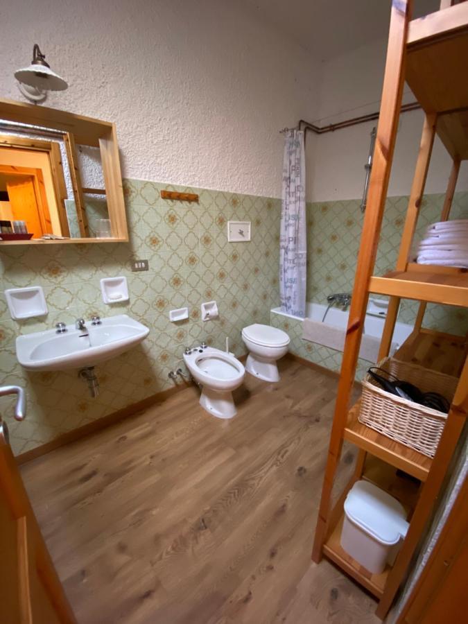 Mansarda Petronilla Apartment Piazzatorre Bagian luar foto