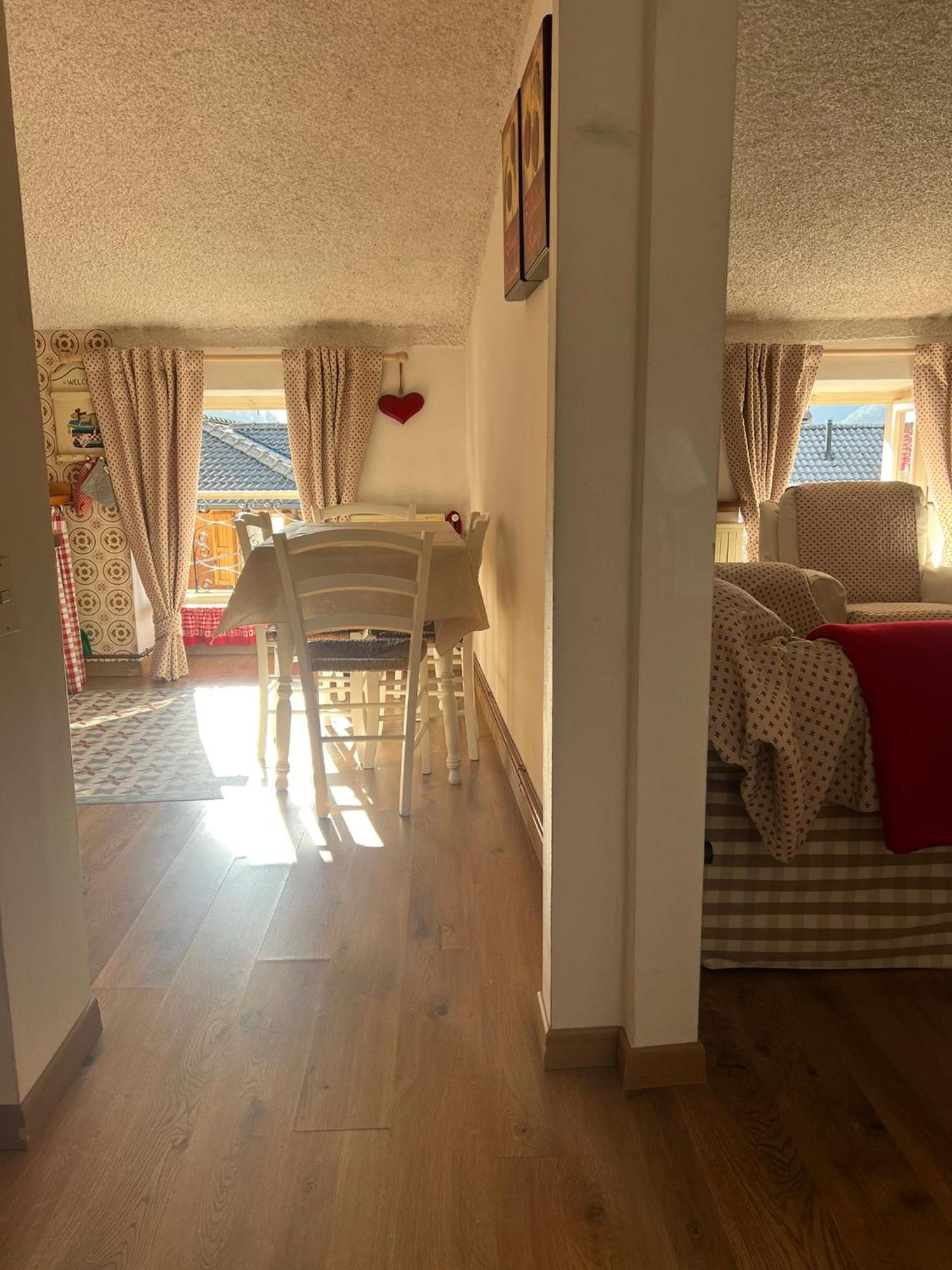 Mansarda Petronilla Apartment Piazzatorre Bagian luar foto